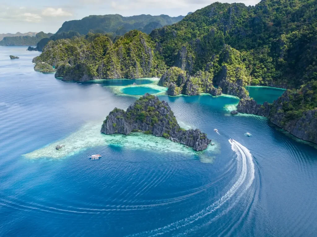 Coron Palawan shipwreck diving and serene lakes